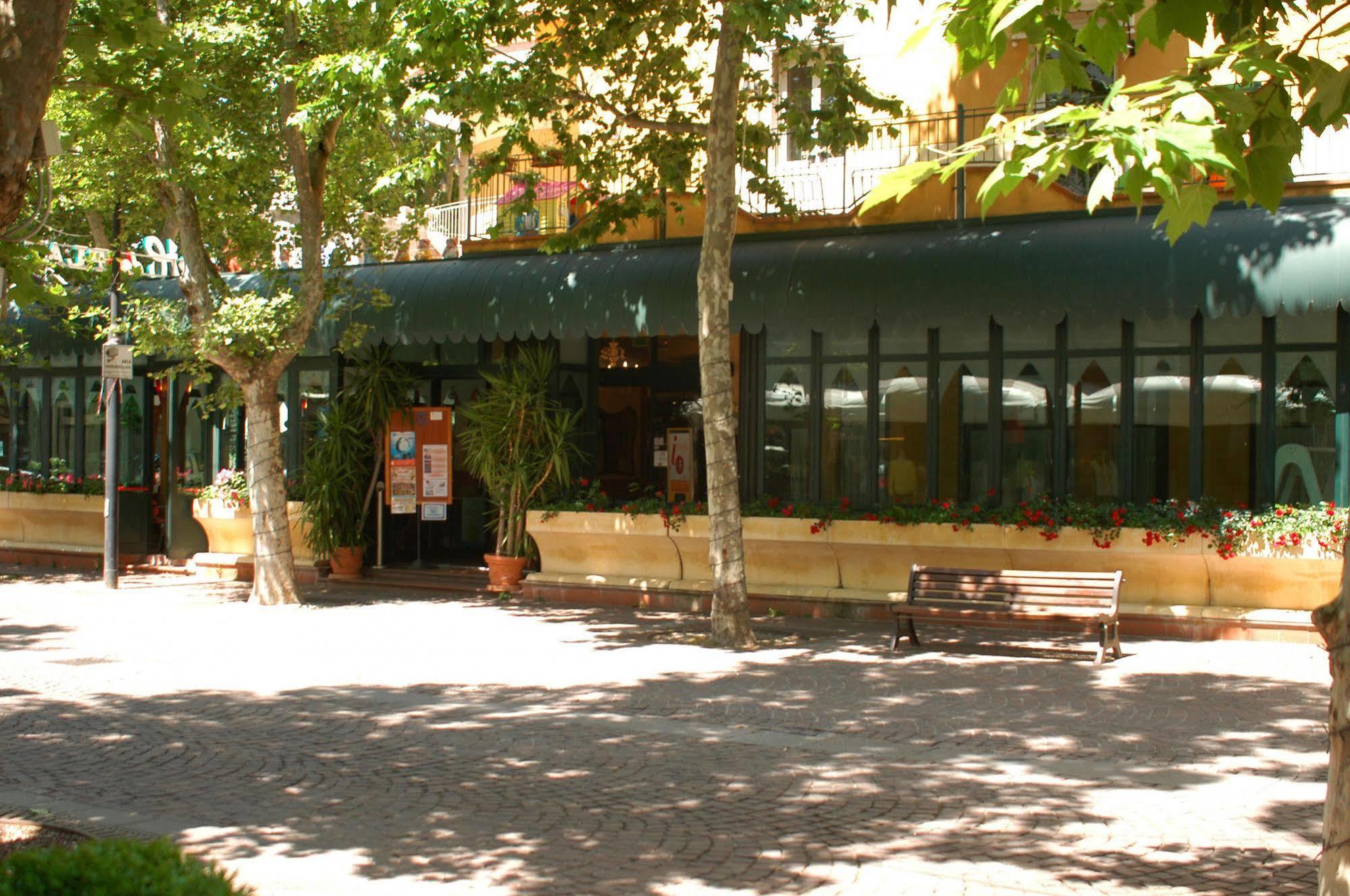 Hotel Dei Platani Rimini Eksteriør bilde